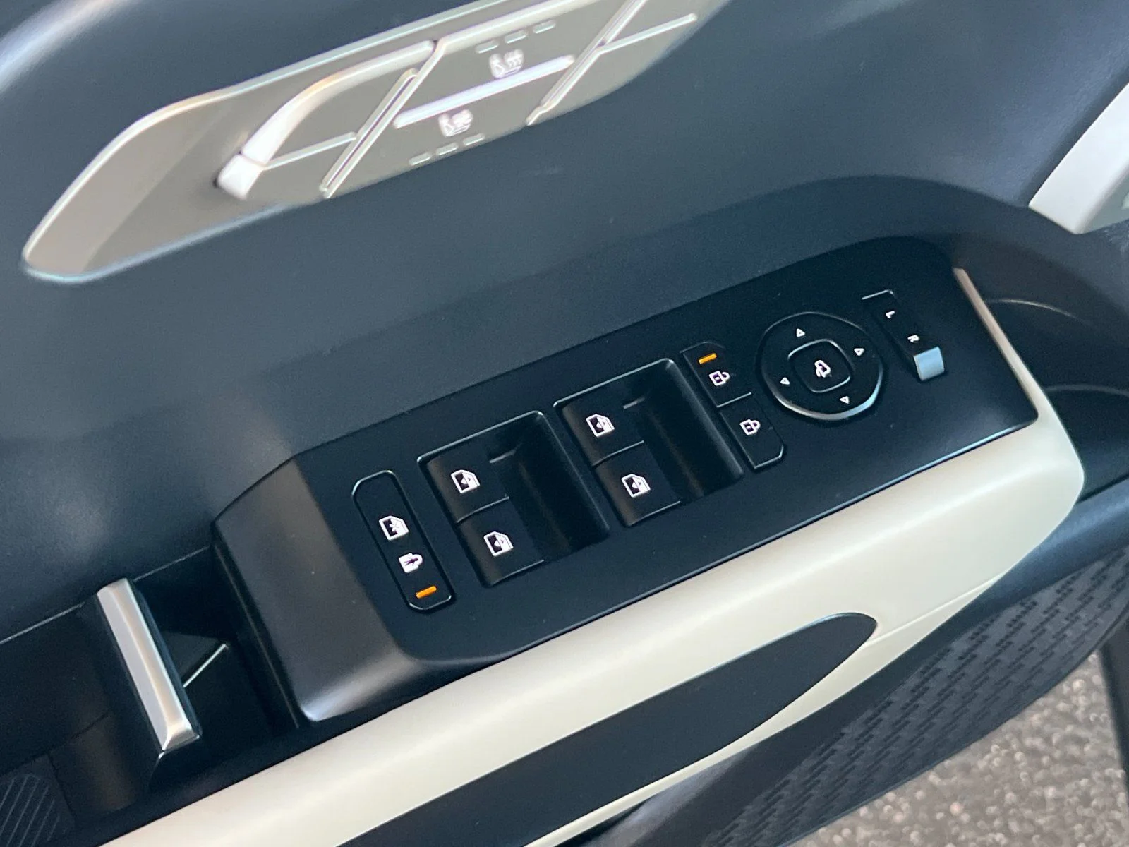 New 2027 White Kia EX image 11