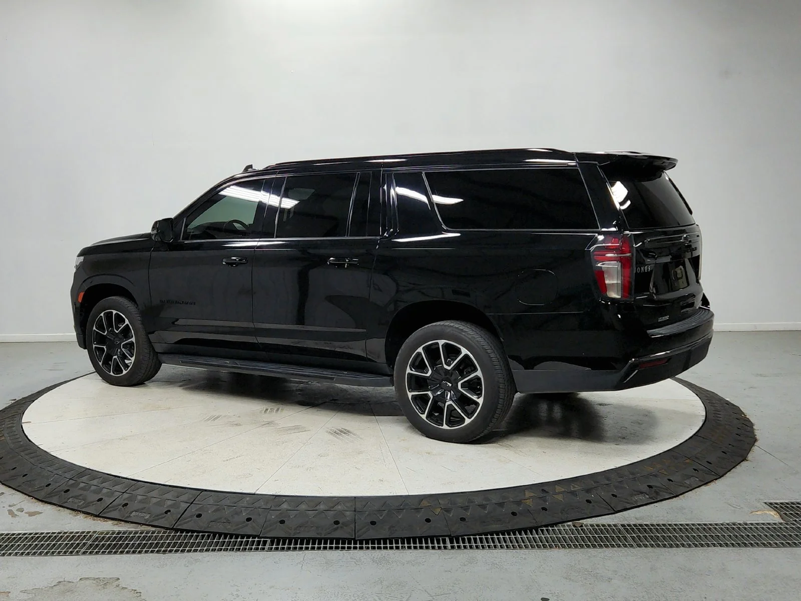 Used 2022 Black Chevrolet RST image 6