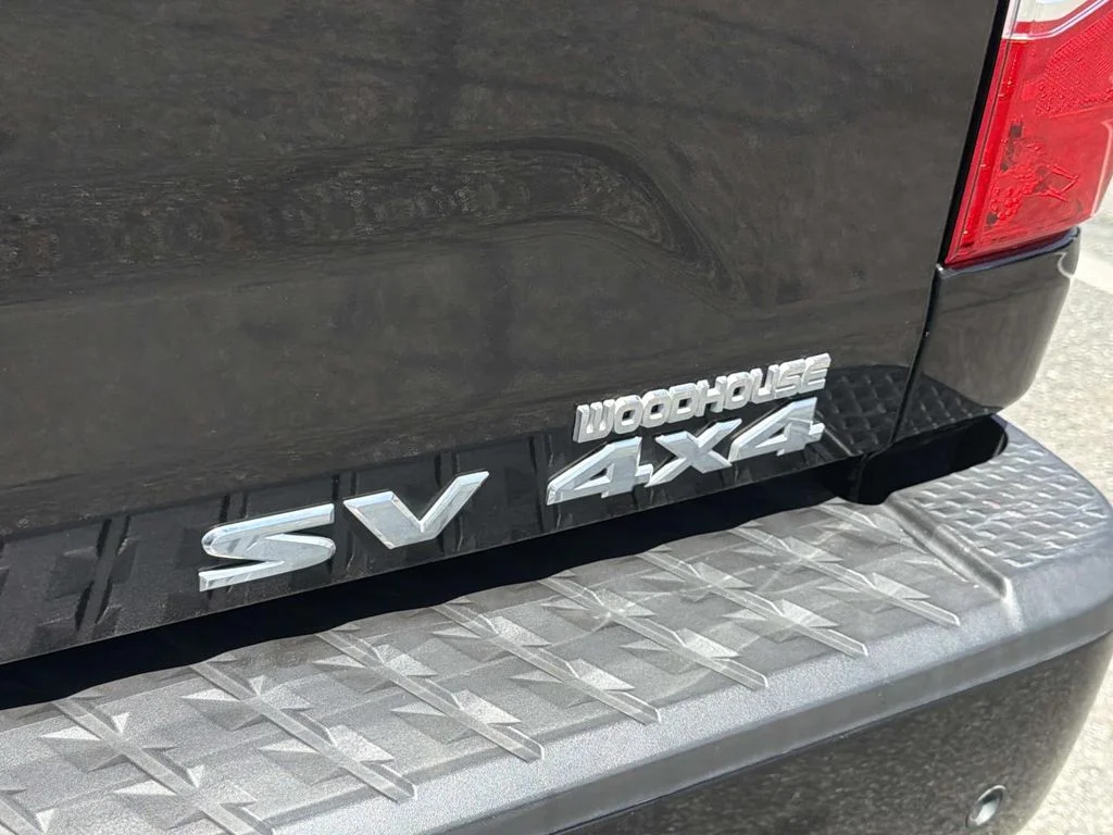Used 2022 SUPER BLACK Nissan SV image 29