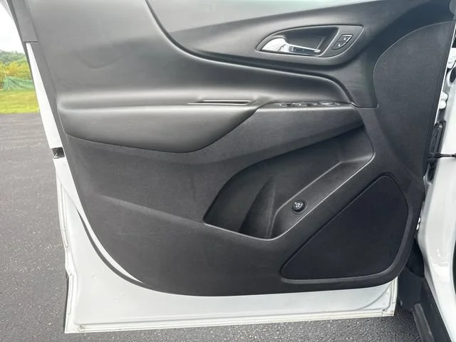 Used 2024 Summit White Chevrolet LT image 11