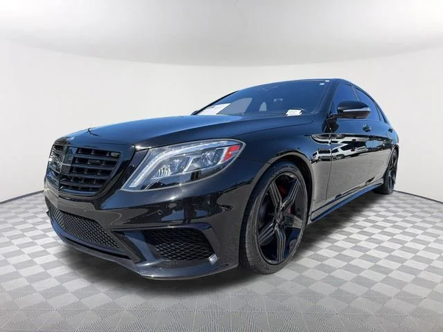 Used 2017 Black Mercedes-Benz 4MATIC® image 1