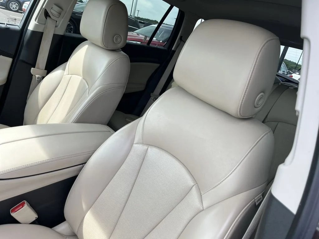 Used 2020 Brown Buick Essence image 11