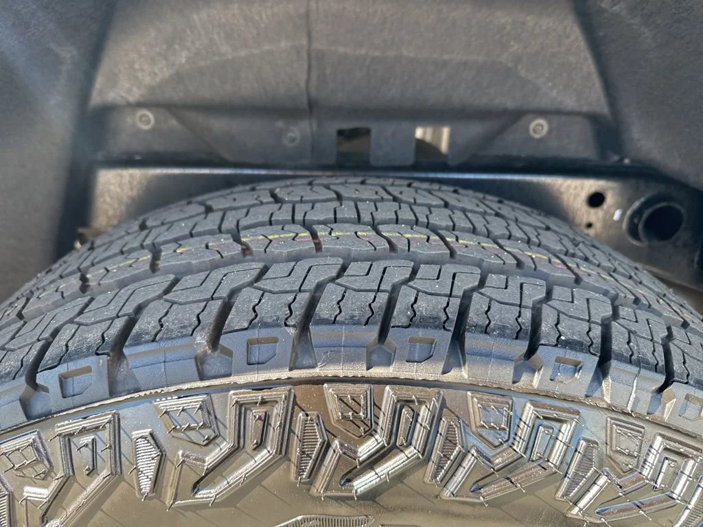Used 2026 Snowdrift Metallic Chevrolet Z71 image 36