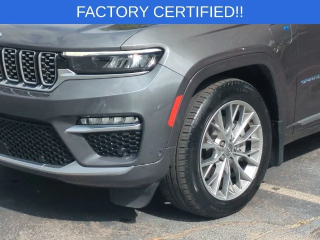 Used 2022 Gray Jeep Summit 4xe image 9