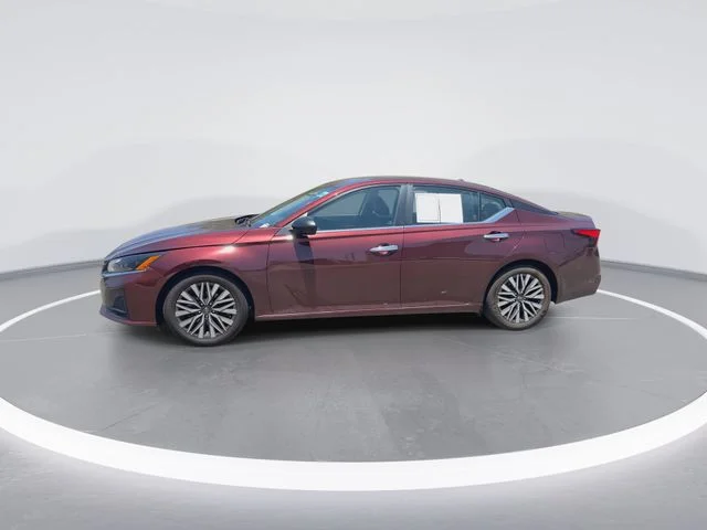 Used 2024 Red Nissan 2.5 SV image 4