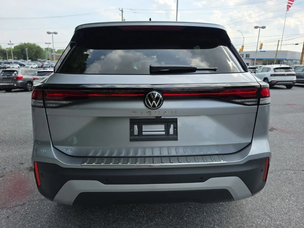 New 2026 Pyrite Silver Metallic Volkswagen 2.0T SE image 6