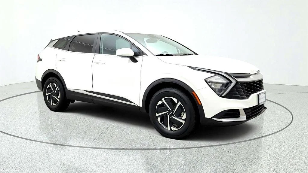 Used 2023 Snow White Pearl Kia LX AWD image 3