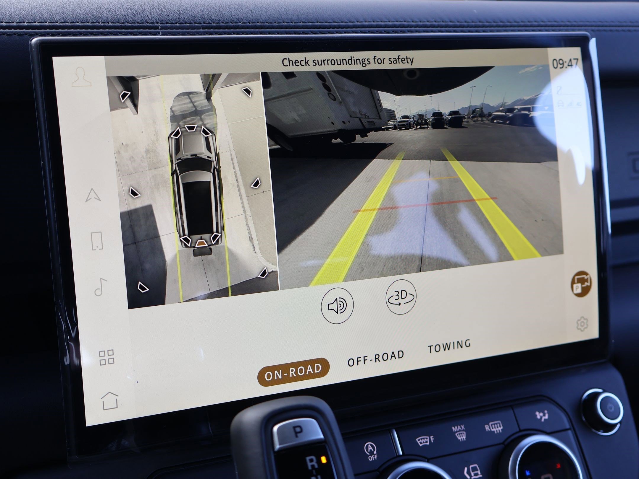 2026 Land Rover Defender X-Dynamic SE - Photo 12