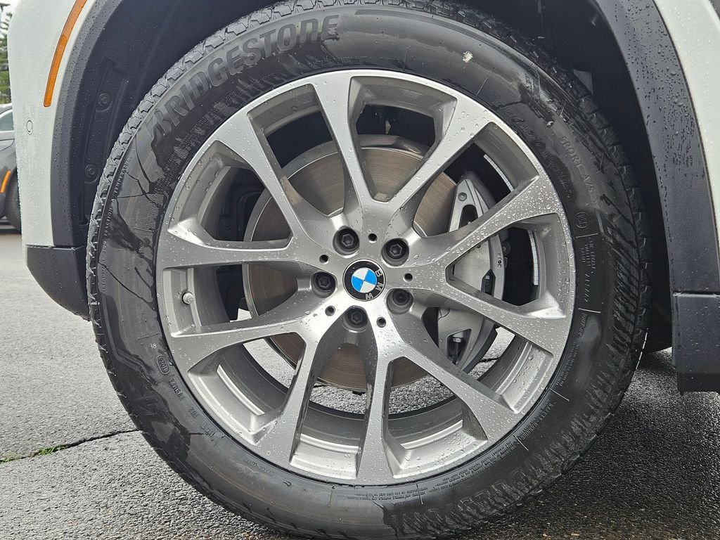 New 2026 Alpine White BMW xDrive40i image 7