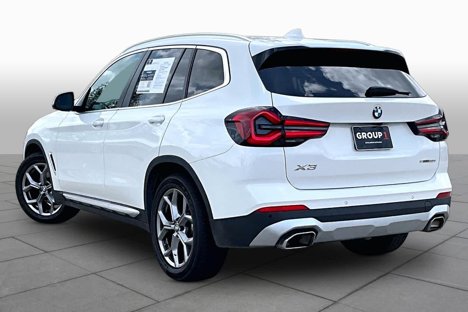 Used 2024 Alpine White BMW sDrive30i image 11