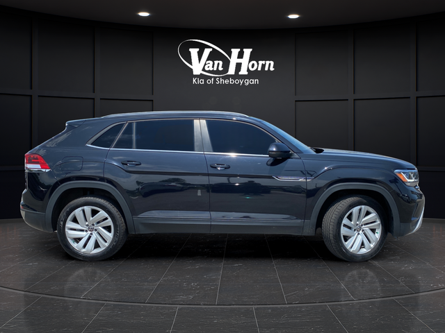 Used 2020 Black Volkswagen 2.0T SE w/Technology image 8
