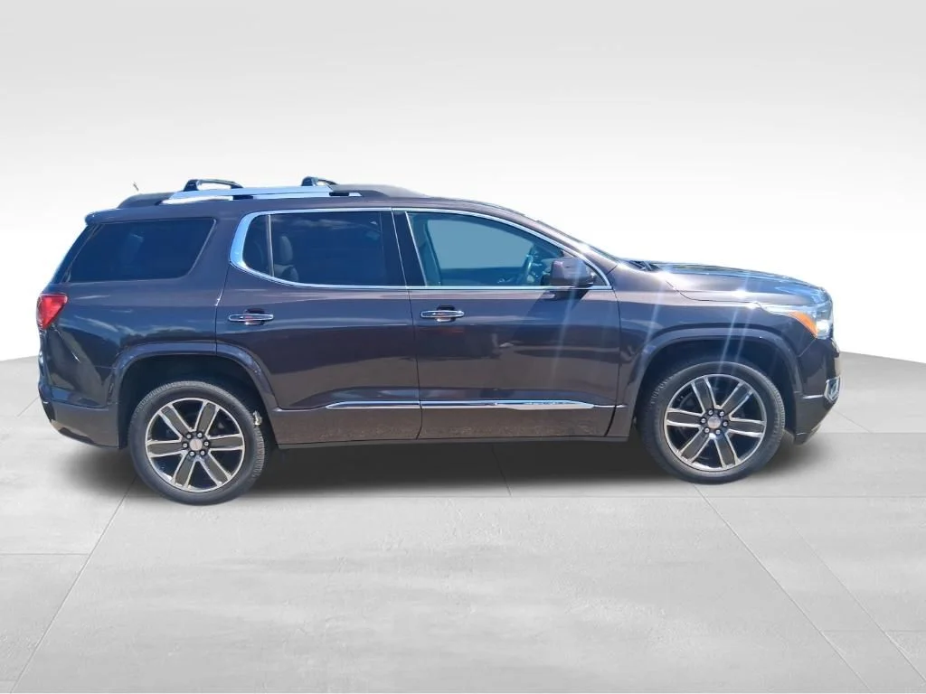 Used 2018 Silver GMC Denali image 4