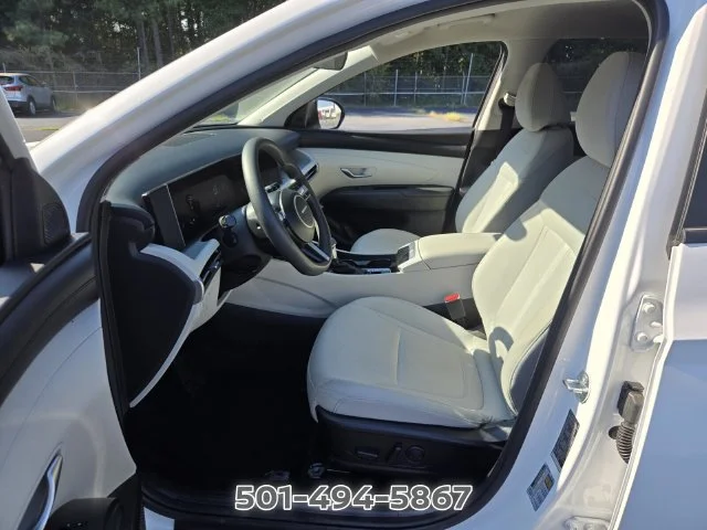 Used 2025 White Hyundai SEL image 10