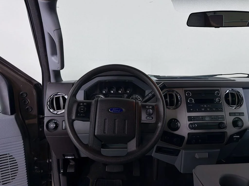 Used 2015  Ford Lariat image 19