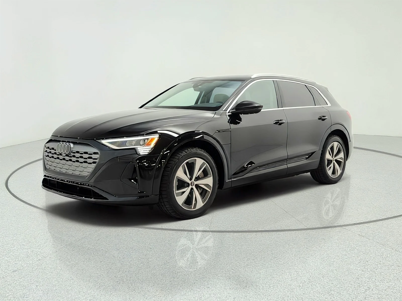 2024 Audi Q8 e-tron 55 114 kWh Premium Plus quattro's photo