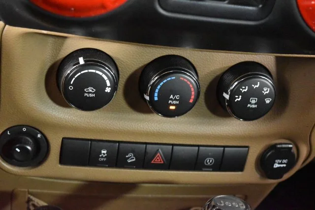 Used 2016 Silver Jeep Unlimited Sahara image 26