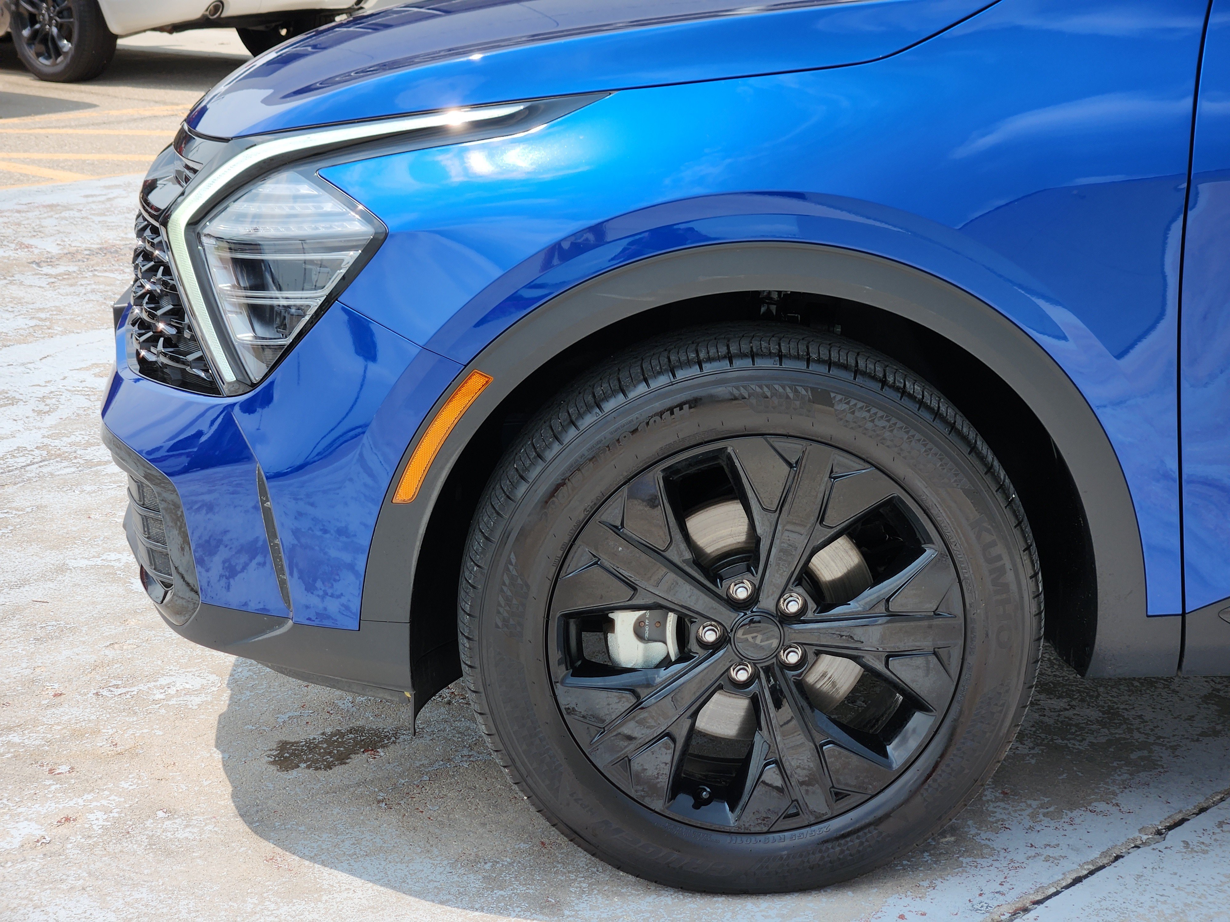 Used 2025 Sapphire Blue Kia X-Line image 9