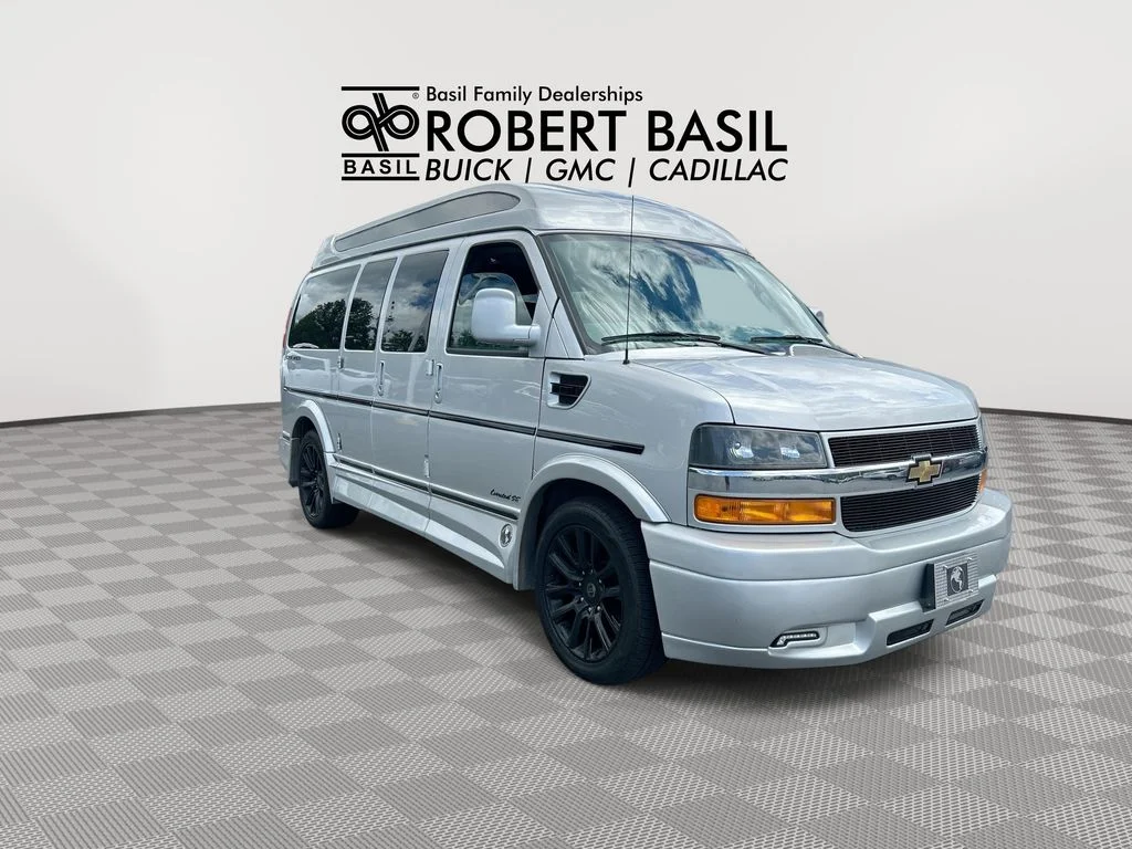 Used 2021 Silver Chevrolet LS image 2