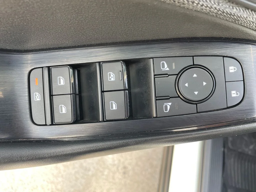 Used 2023 White Nissan S image 11