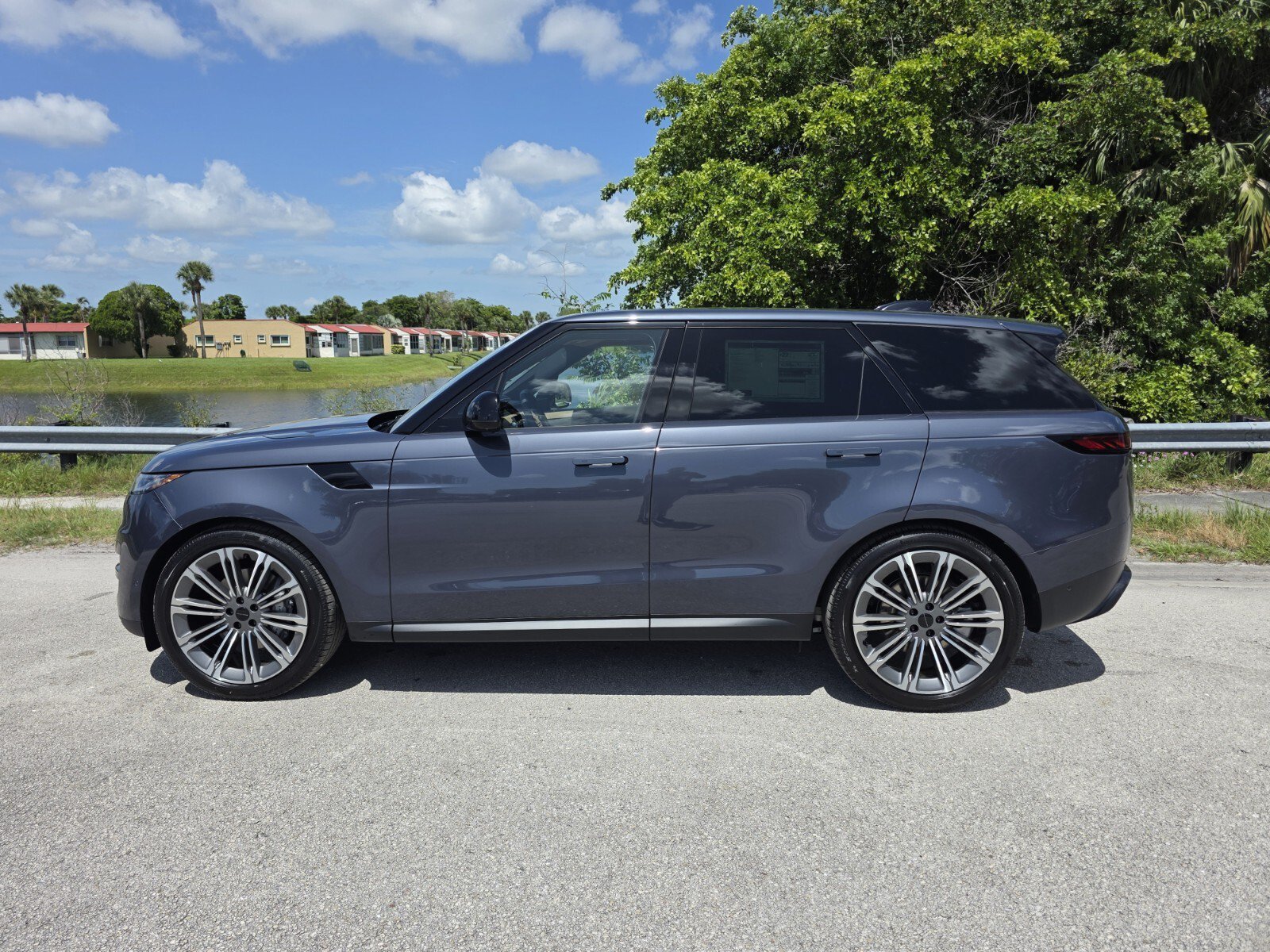 New 2026 Varesine Blue Land Rover P360 SE image 7
