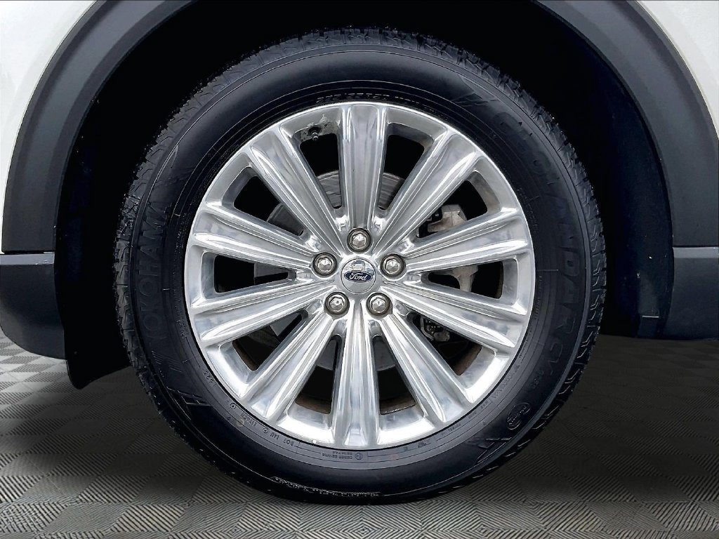 Used 2020 White Ford Limited image 7