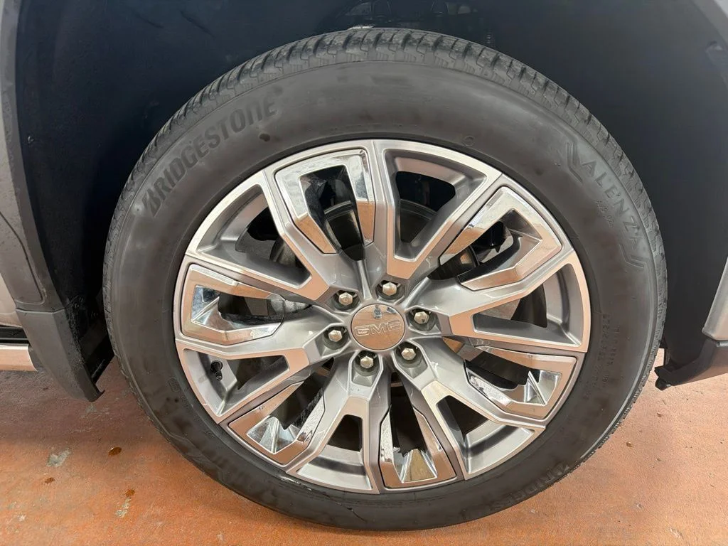Used 2025 Sterling Metallic GMC Denali image 10