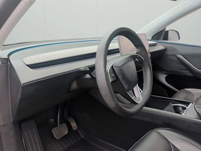 Used 2026  Tesla LONG RANGE image 18