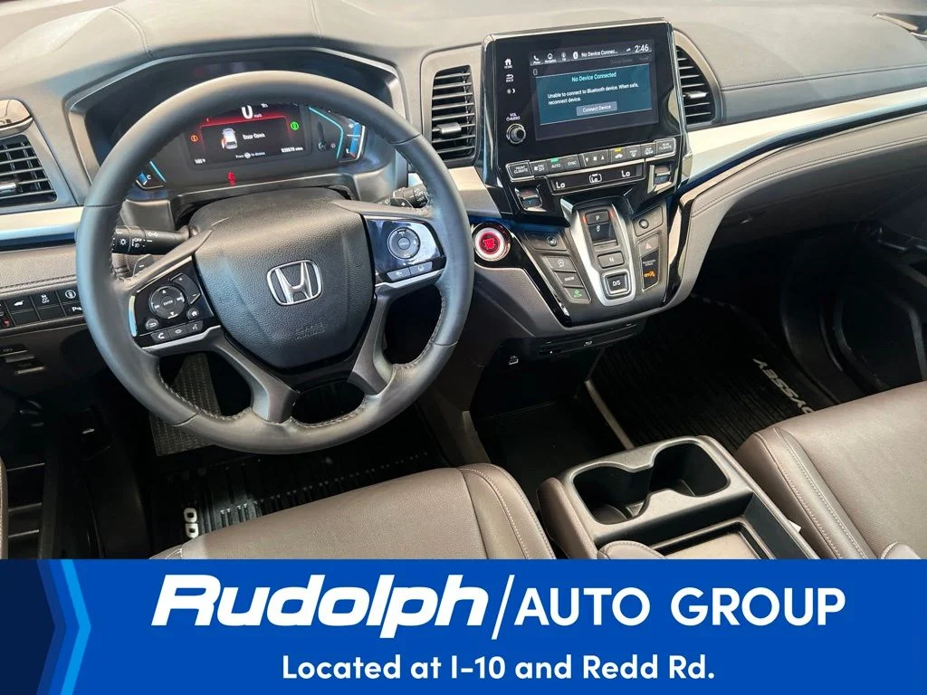 Certified Used 2023 Lunar Silver Metallic Honda TOURING image 12