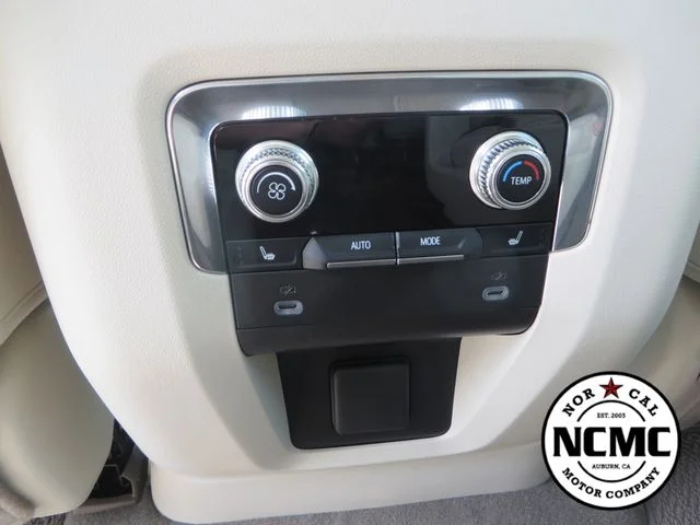 2023 GMC Yukon Denali - Photo 39