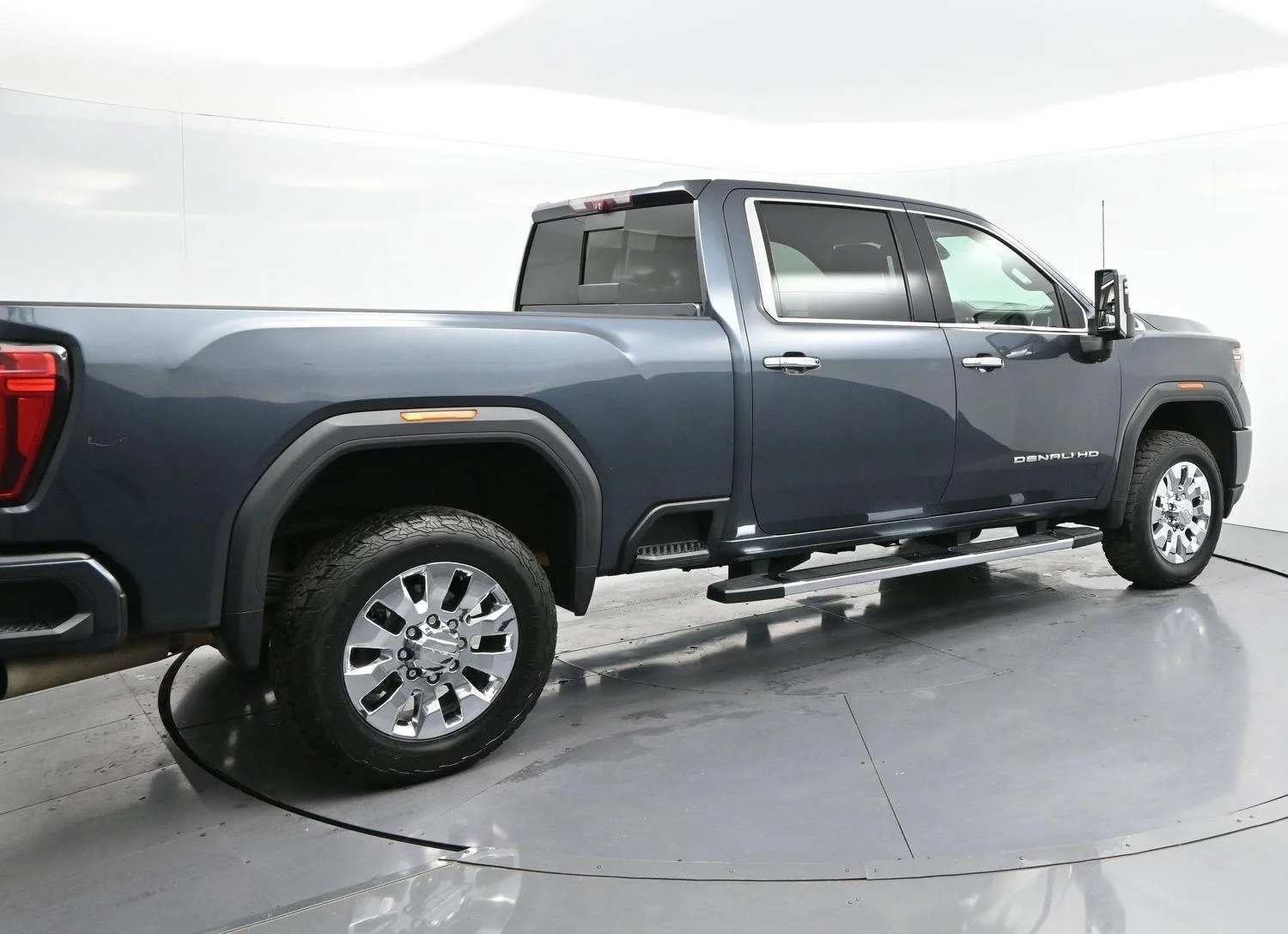 Used 2020 Dark Sky Metallic GMC Denali image 7