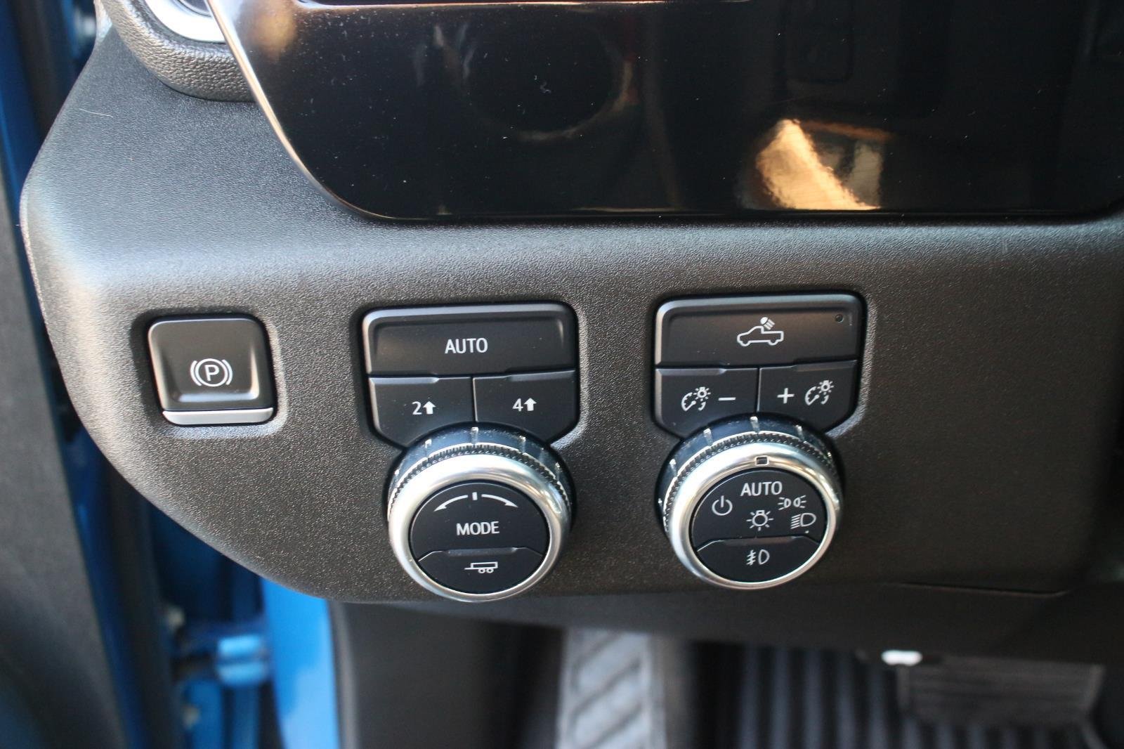 Used 2022 Dynamic Blue Metallic GMC Elevation image 31