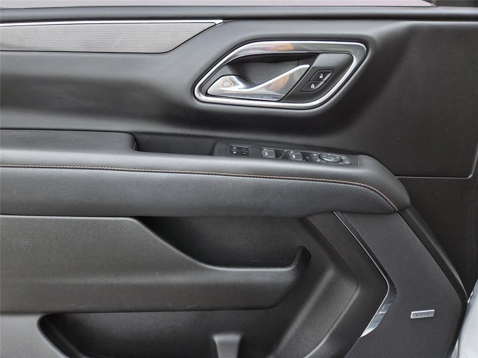 Used 2023 Summit White GMC AT4 image 18