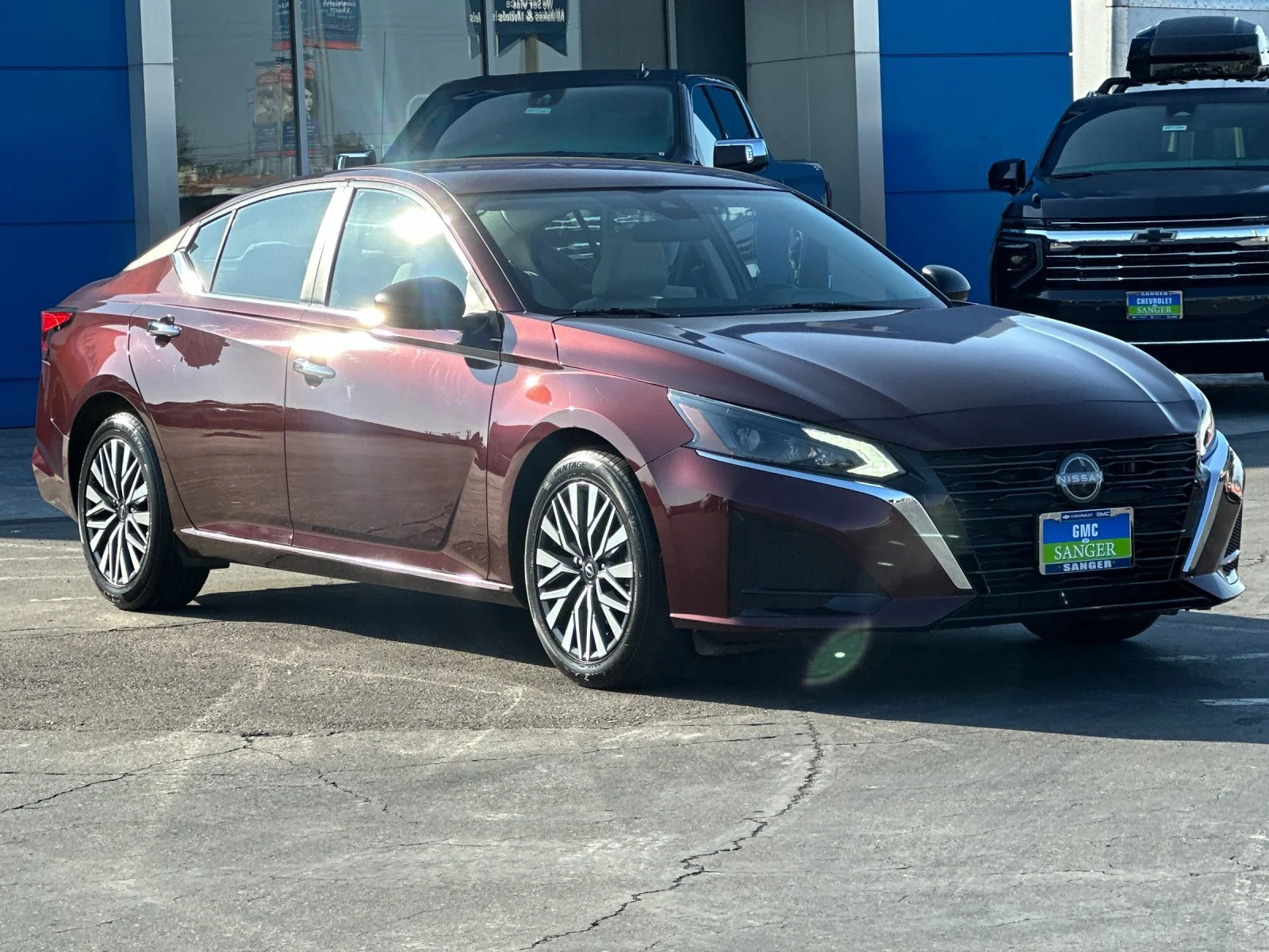 Used 2025  Nissan 2.5 SV image 2