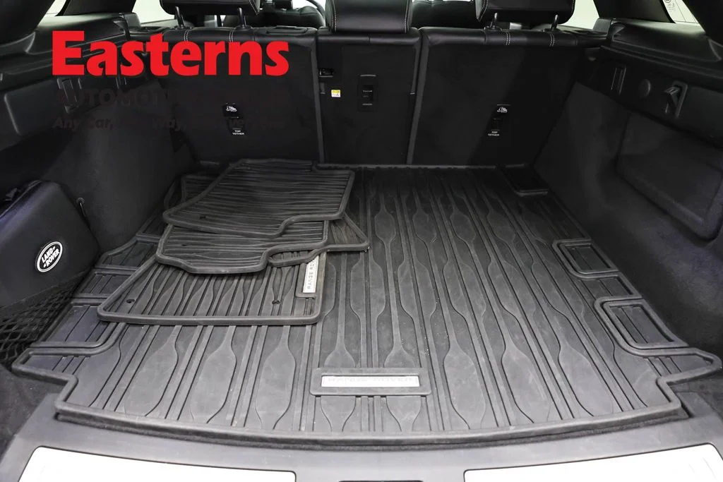 Used 2023 Gray Land Rover R-Dynamic S MHEV image 9