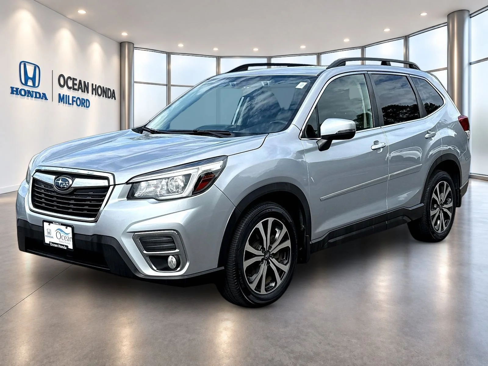 Used 2020 Ice Silver Metallic Subaru Limited image 1