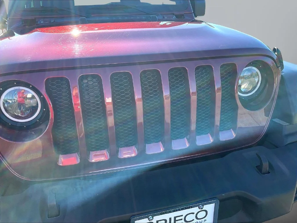 Used 2022 Snazzberry Pearlcoat Jeep Sport S image 31