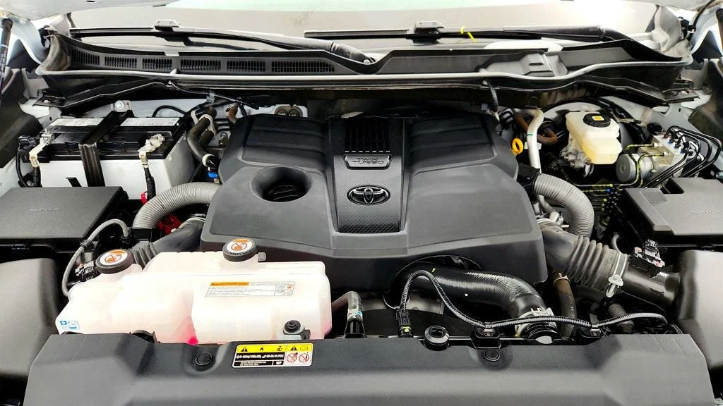Used 2025 Ice Cap Toyota SR5 CrewMax 5.5
