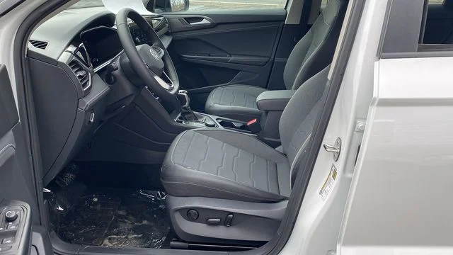2026 Volkswagen Taos SE Black - Photo 12