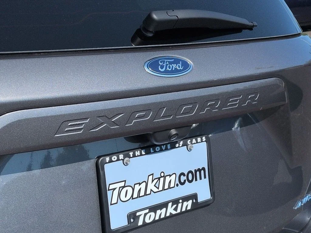 Used 2023 Gray Metallic Ford XLT image 27