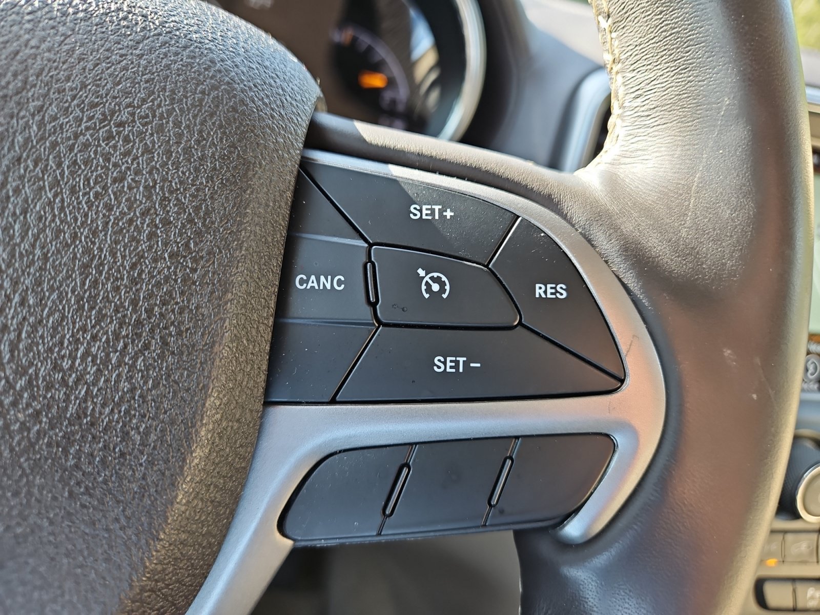 Used 2018 Red Jeep Overland image 25