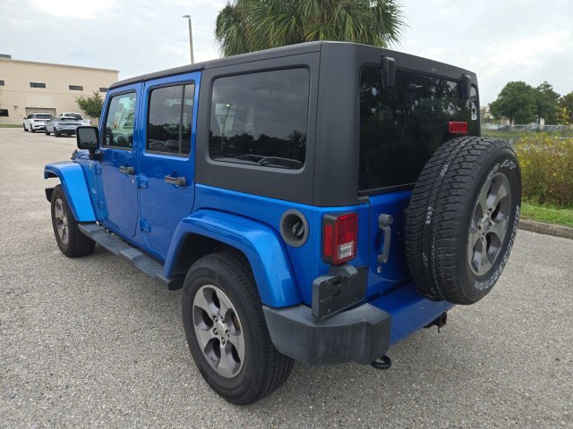 Used 2016 Hydro Blue Pearlcoat Jeep Sahara image 3
