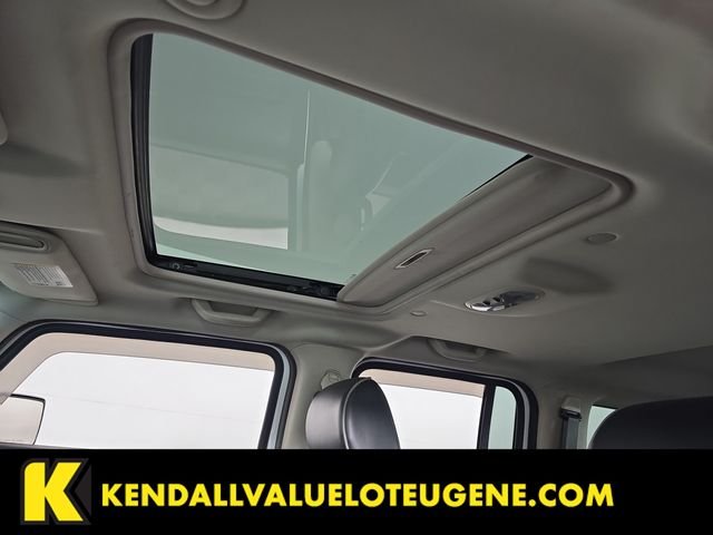Used 2007 White Hummer Base image 24