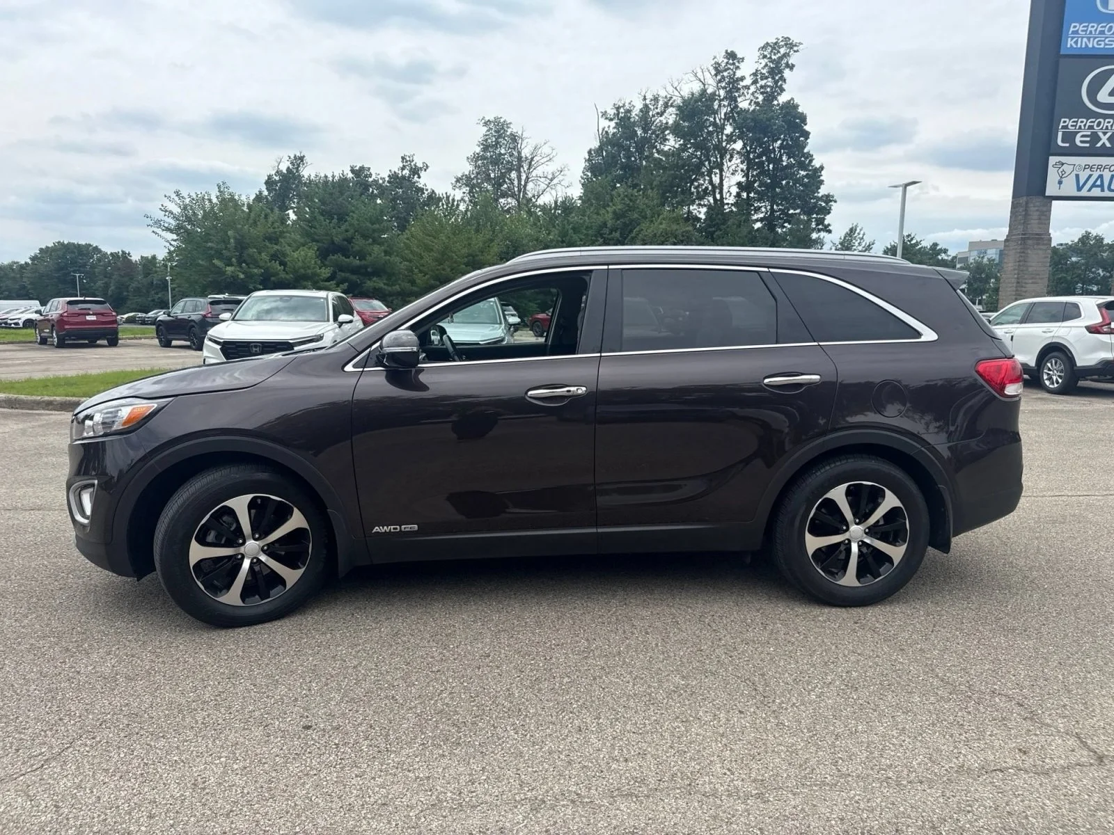 Used 2018 Polished Walnut Kia EX V6 image 2