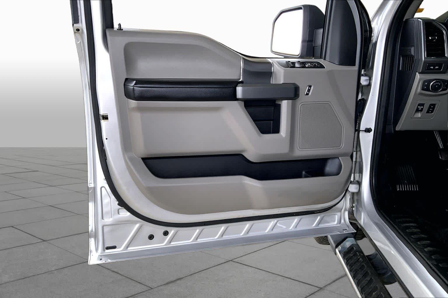 Used 2018 Ingot Silver Ford XLT image 21