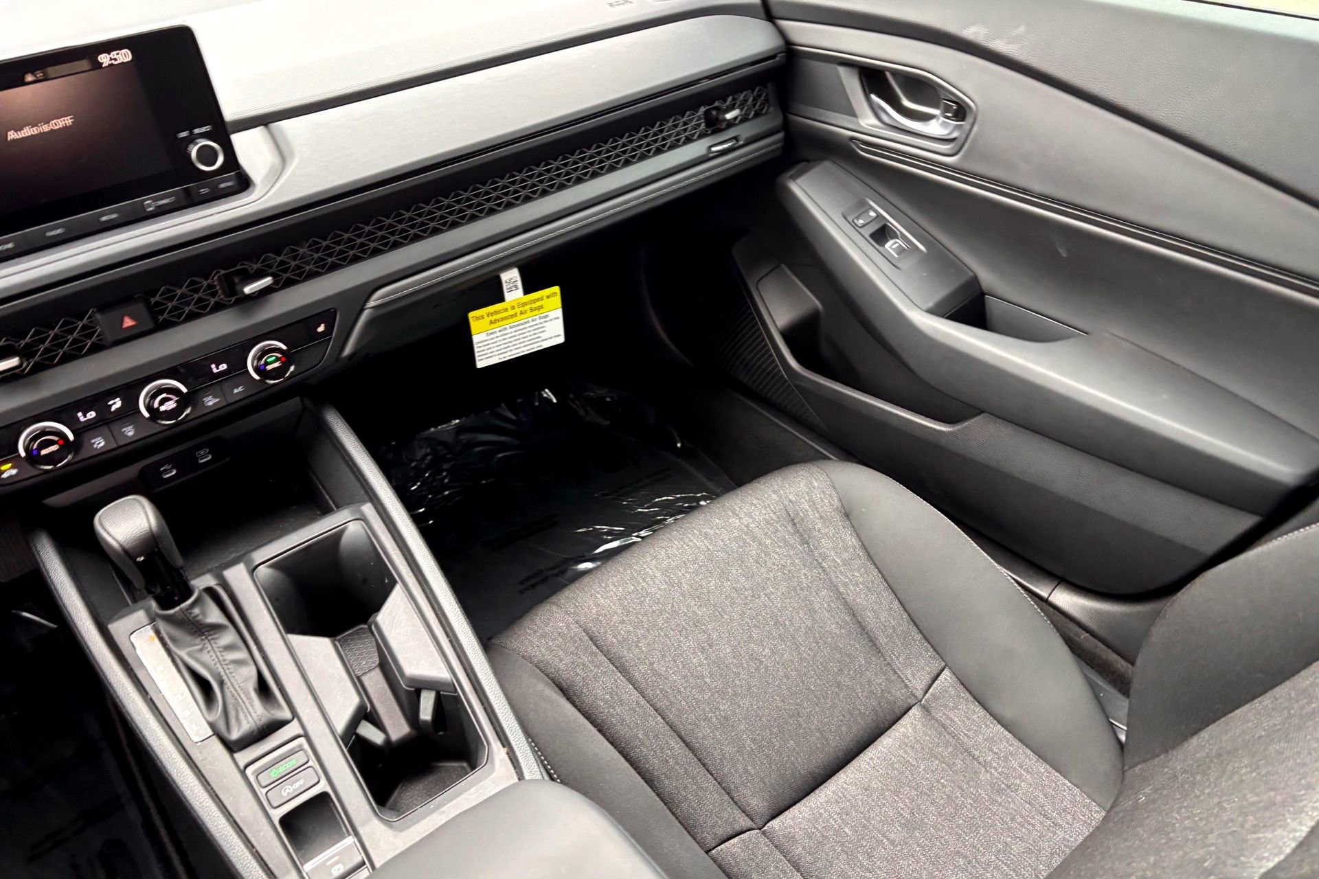 Used 2025 Black Honda SE image 28