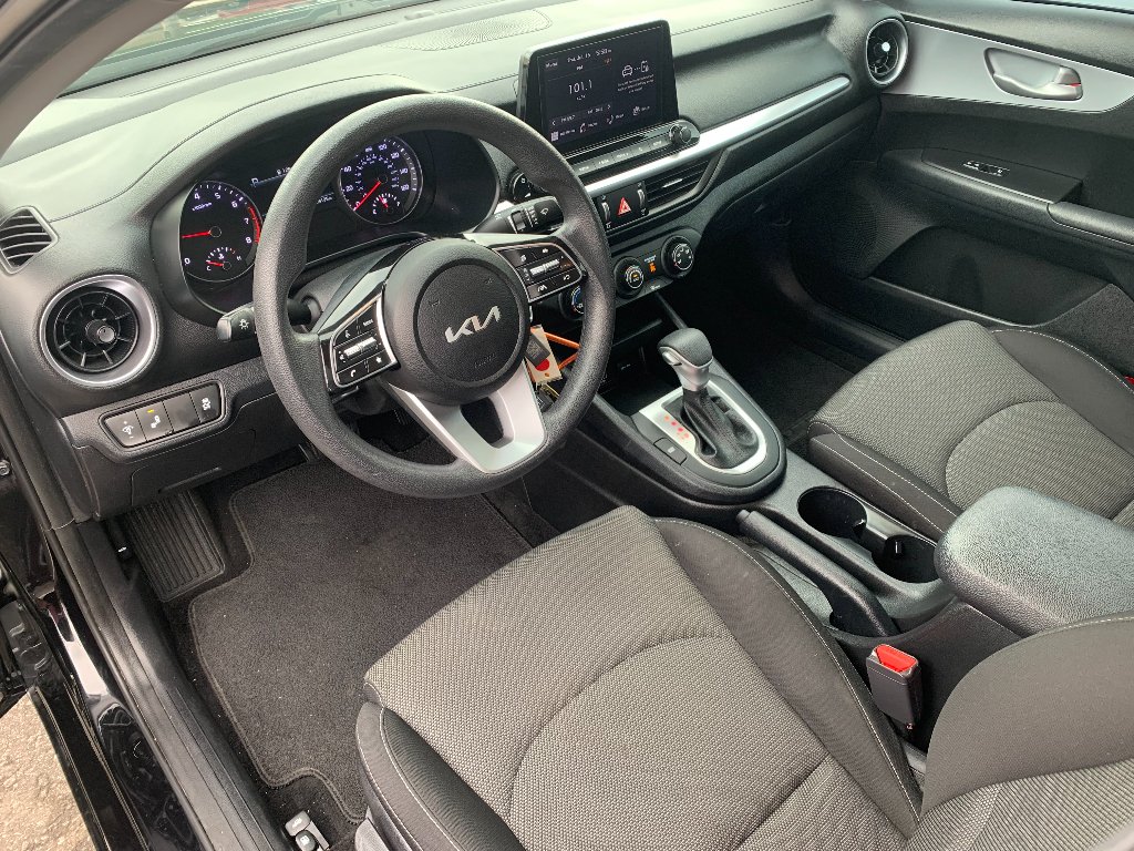 Used 2023 Aurora Black Kia LXS image 12