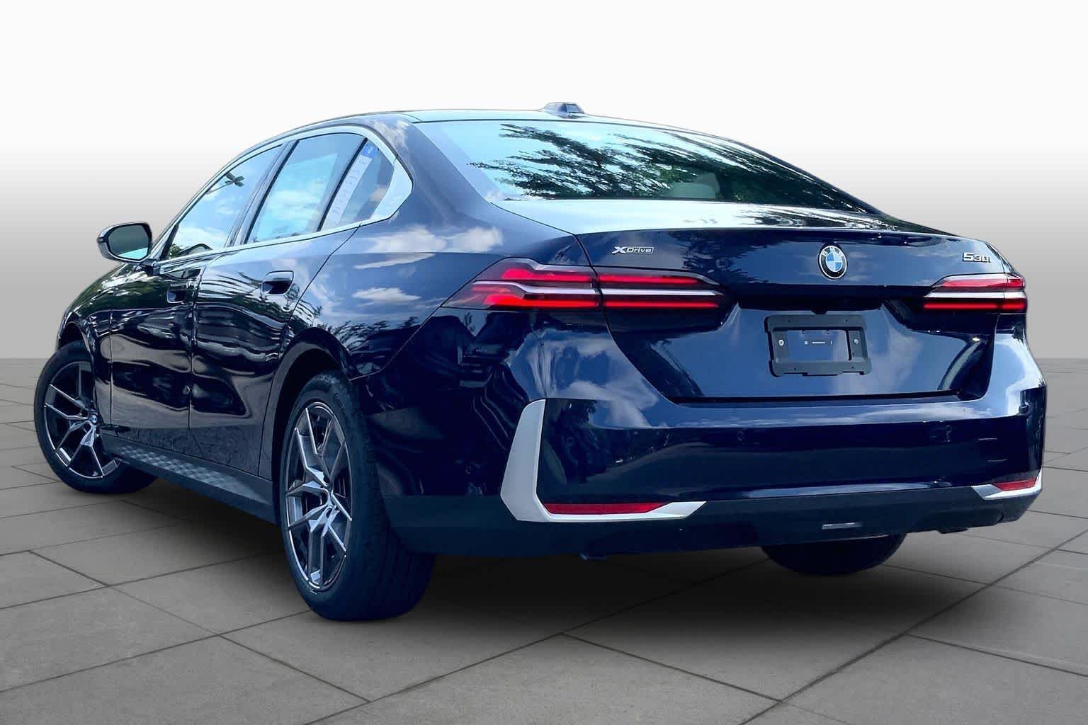 New 2027 Tanzanite Blue II Metallic BMW 530i xDrive image 12