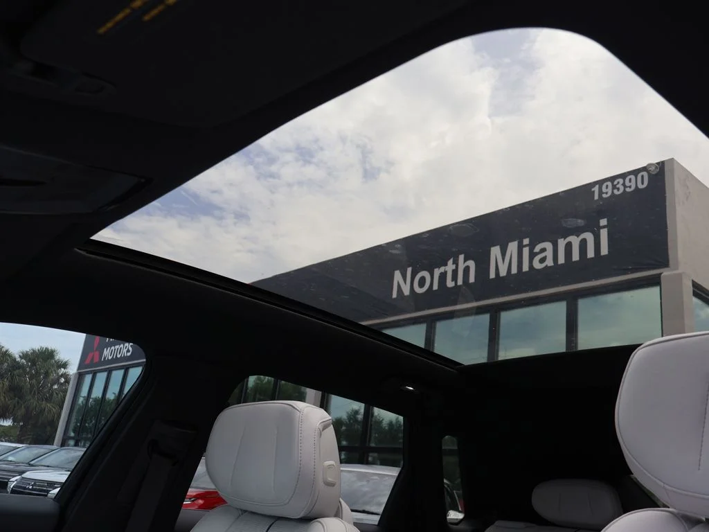 Used 2025 Black Cadillac Luxury image 27