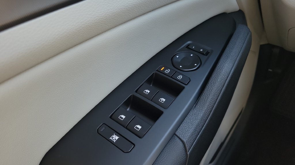 New 2027 Gravity Gray Kia EX image 18