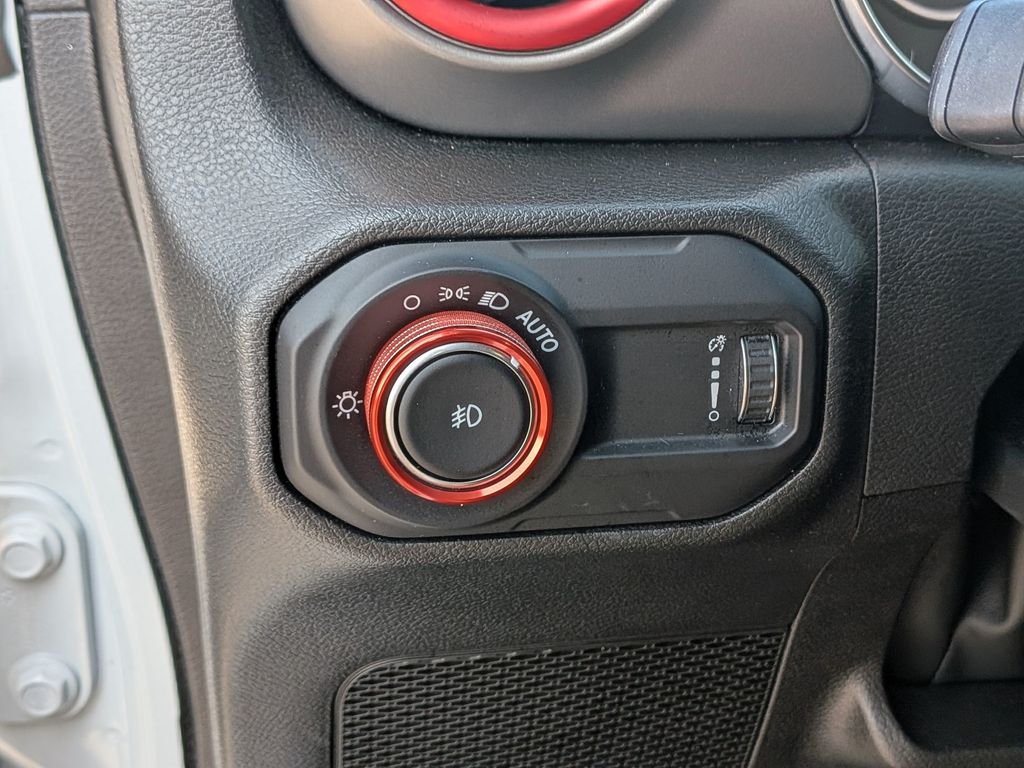 Used 2023 White Jeep Sport S image 18